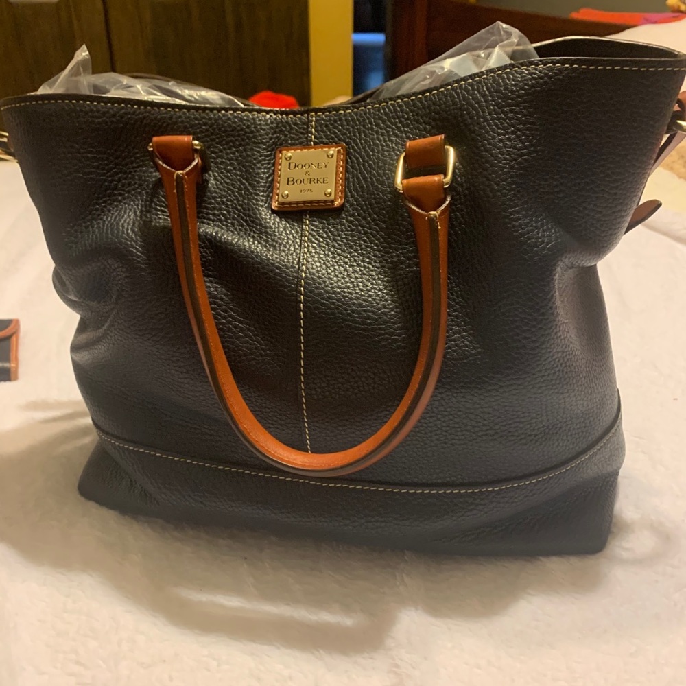 SoLD Dooney & Bourke Large Purse